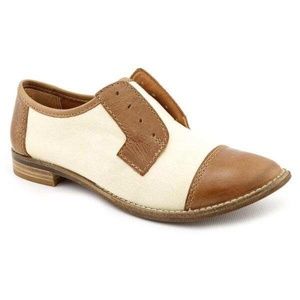Lucky Brand Two-Tone Cream and Brown Oxford Flats